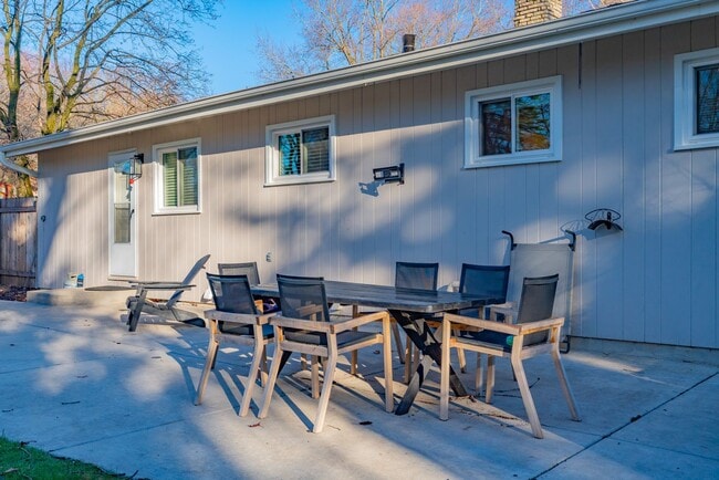 Building Photo - 4609 Waukesha St