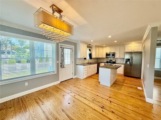 Building Photo - 52 Bedlow Ave