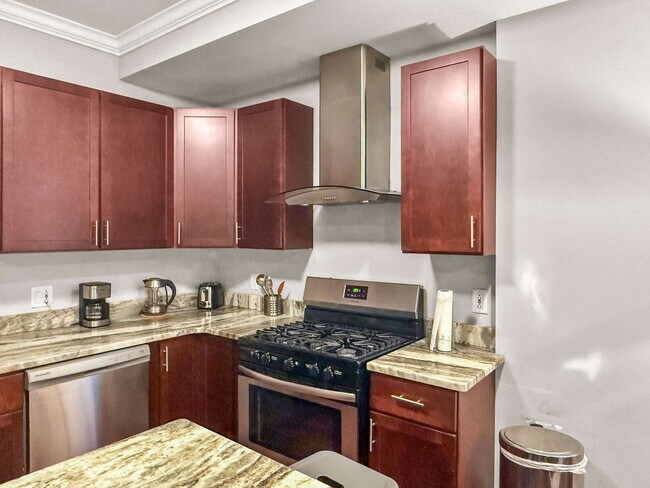 Building Photo - 606 S 2nd St