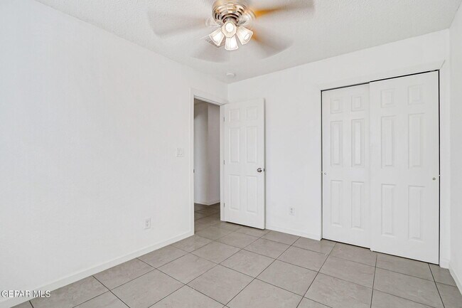 Building Photo - 14208 Desert Fire Ct