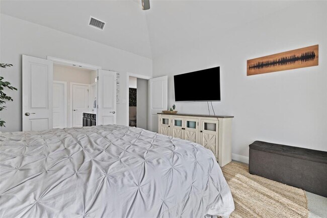 Building Photo - 134 Longmire Cv