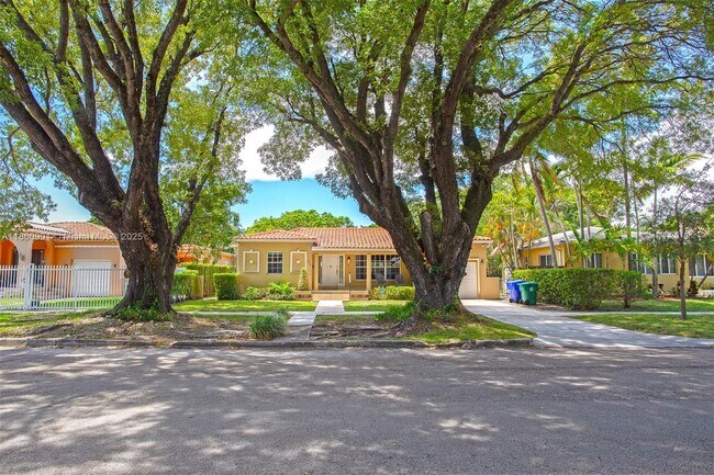 Building Photo - 600 SW 25th Rd