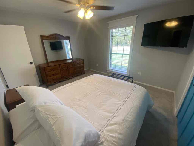Building Photo - 387 Wildcat Creek Rd