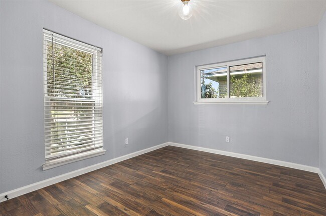 Building Photo - 7314 Robin St