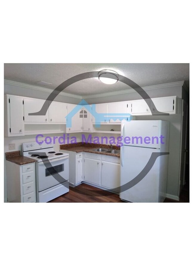 Building Photo - MOVE IN SPECIAL - HALF OFF 1ST AND 2ND MONTHS RENT - 3 bedroom Great All electric home in Riverdale!