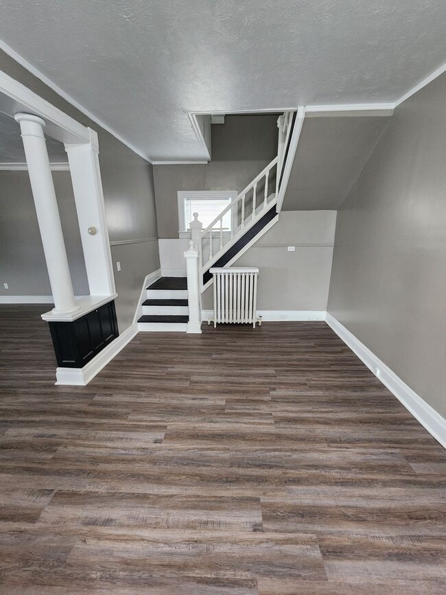 Building Photo - 3 bedroom 1.5 bath home