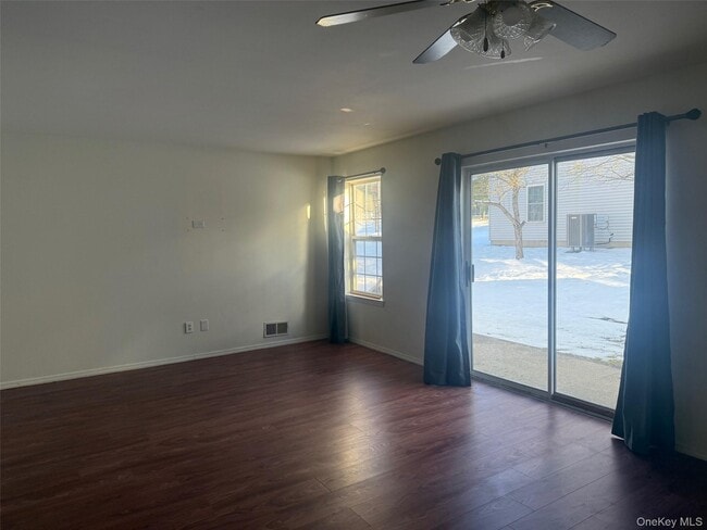 Building Photo - 10 Kensington Way