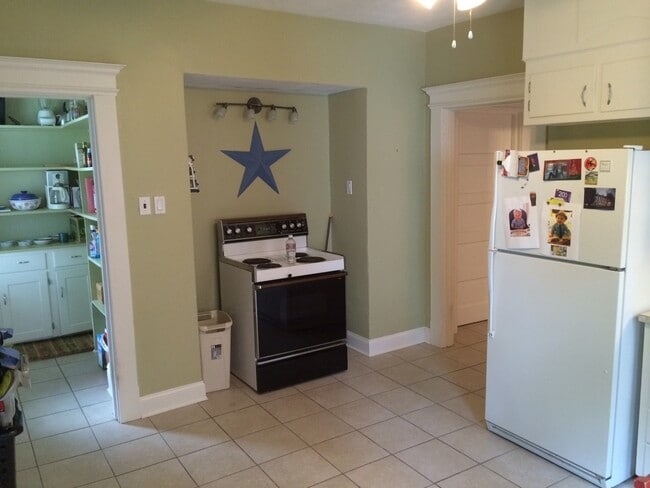 Building Photo - 173/175 Whitman Ave