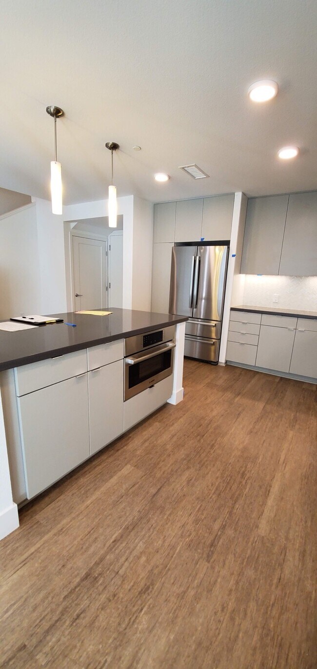 Kitchen - 3835 Heart Cmn