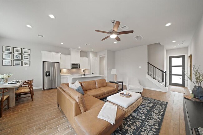 Building Photo - 1505 Canter Bayou Way