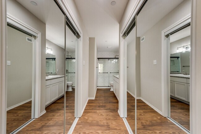 Building Photo - Stylish Upstairs Corner Unit Near Lake Ray...