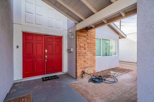 Building Photo - 2534 N 87th Way