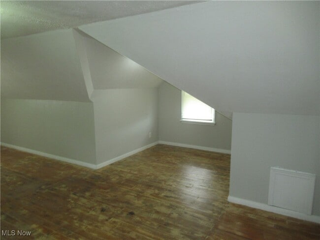 Building Photo - 1329 Craneing Rd