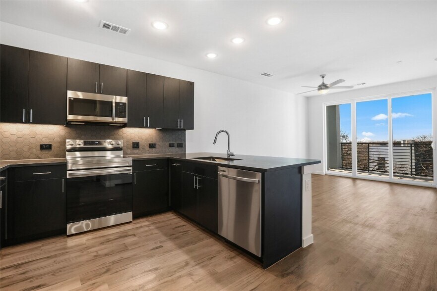 Primary Photo - 4801 Springdale Rd