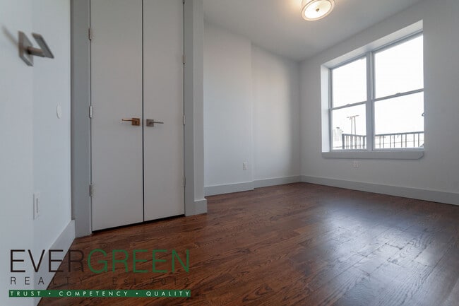 Building Photo - 311 Woodbine St