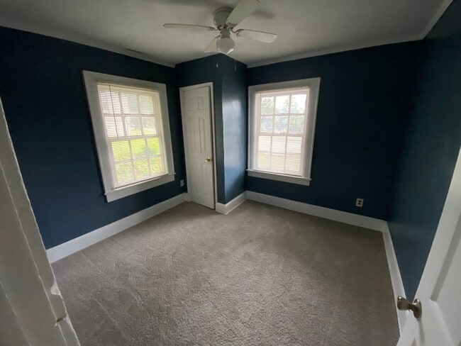 Building Photo - Bungalow in Gastonia