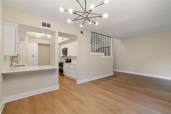 Building Photo - 1300 Augusta Dr