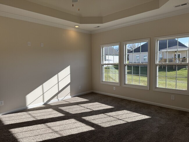 Building Photo - 360 Piedmont Ct