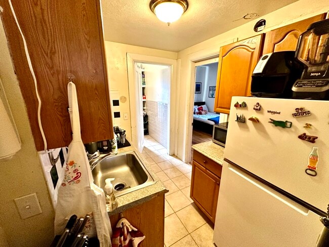 Building Photo - 7 Miner St