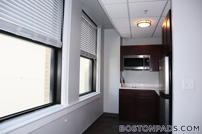 Building Photo - 507 Main St