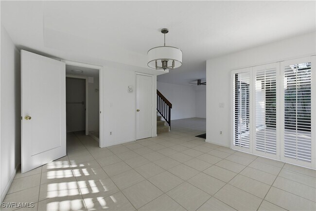 Building Photo - 514 11th Ave S