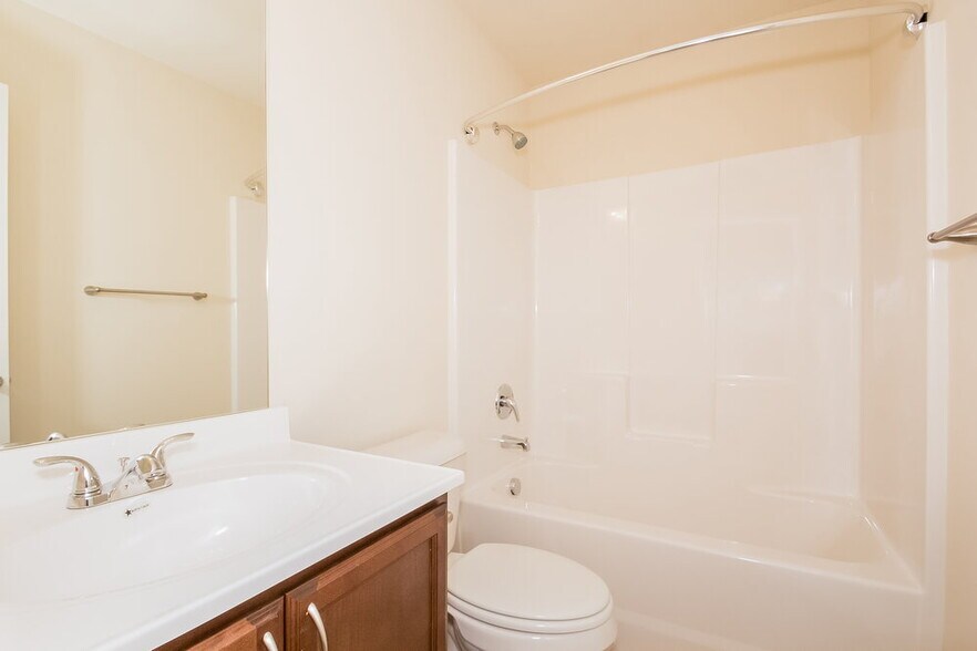 Building Photo - 12047 Quail Dr