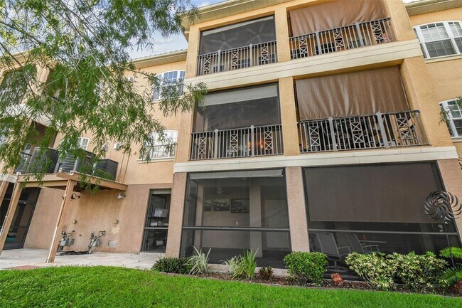 Building Photo - 6533 Channelside Dr