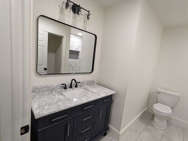 Hallway bathroom - 1026 Stein Ln