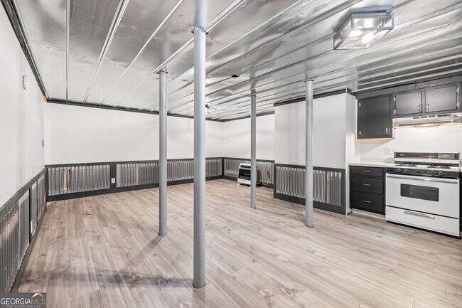 Building Photo - 4041 Fincher Dr