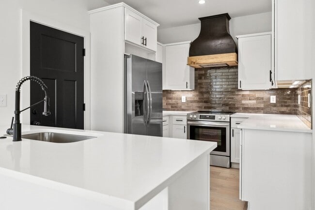 Building Photo - 827 Oconnor St