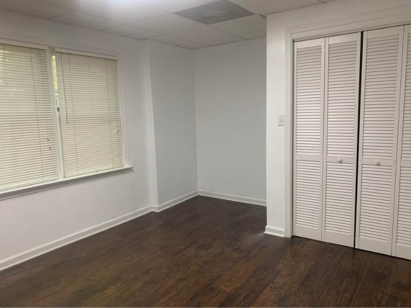 Building Photo - 626 Chesterfield Dr