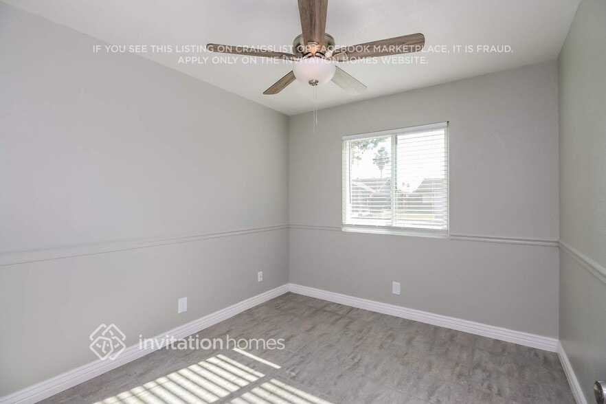 Building Photo - 2926 E Escondido Ave