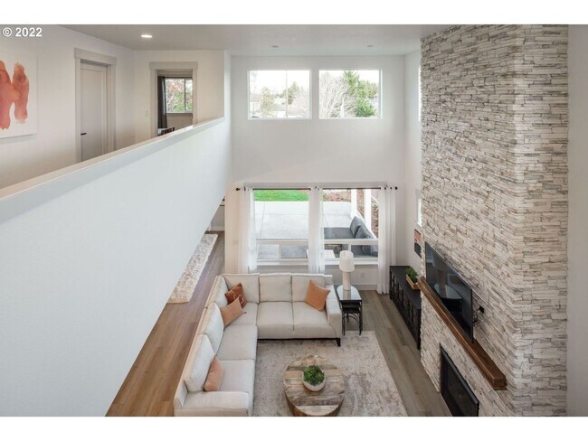 Building Photo - Charming Newer Model Home!