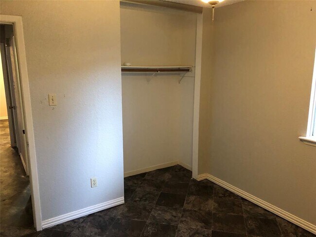 Building Photo - 15003 Cypress Ridge Dr