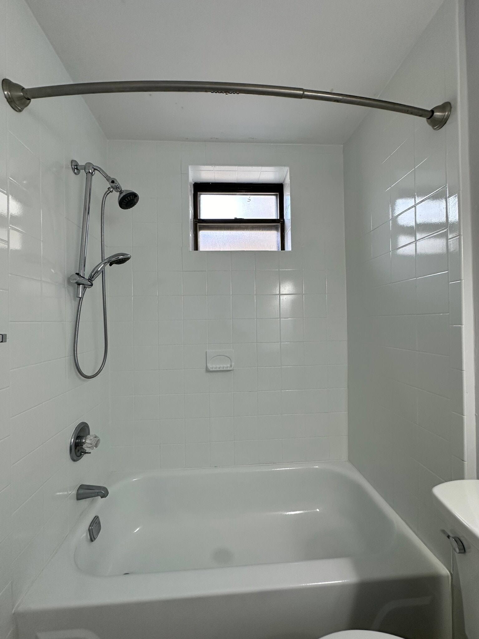 Building Photo - 2333 Catharine St