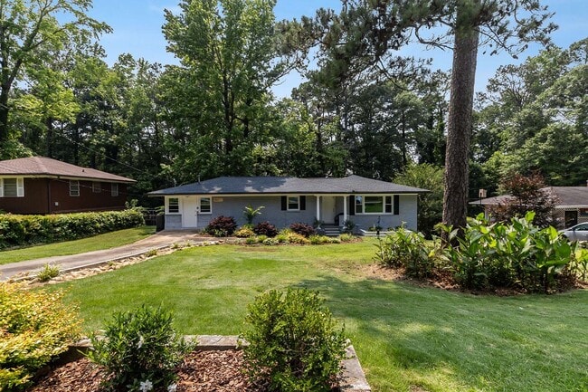 Building Photo - Charming 1950's Ranch w/ Modern Upgrades a...