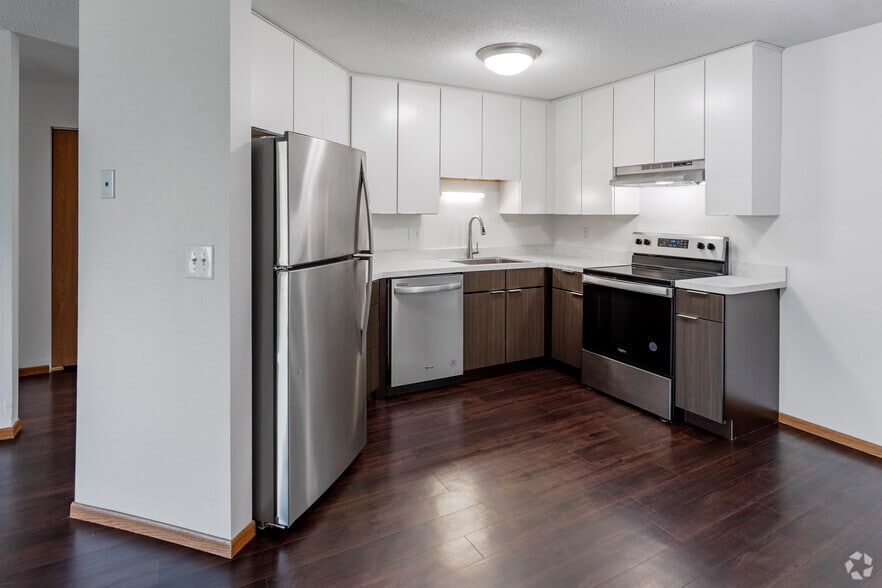 Primary Photo - Hummingbird Cove Apartments