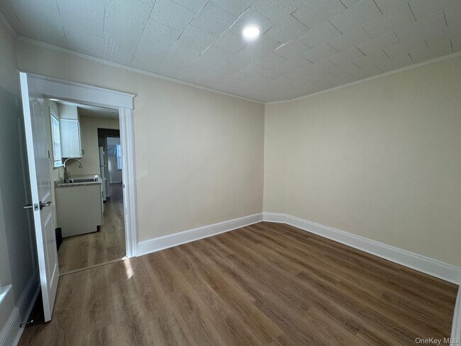 Building Photo - 169 Lockwood Ave