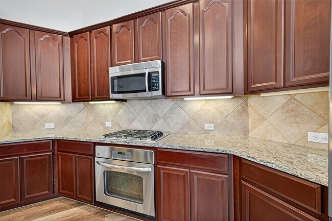 Building Photo - 16930 Creek Mountain Dr