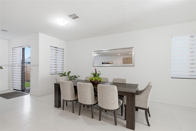 Building Photo - 13630 SW 158th Ave