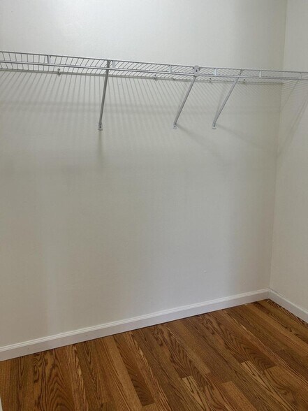 Building Photo - 1379 Pinetta Cir