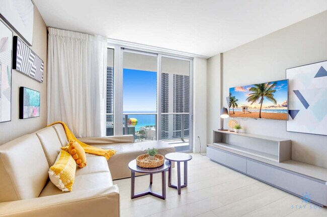 Primary Photo - 4010 S Ocean Dr