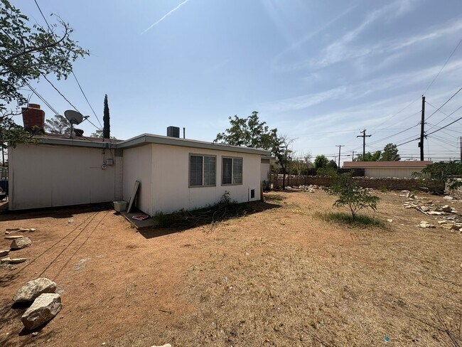 Building Photo - HOME FOR RENT NORTHEAST EL PASO