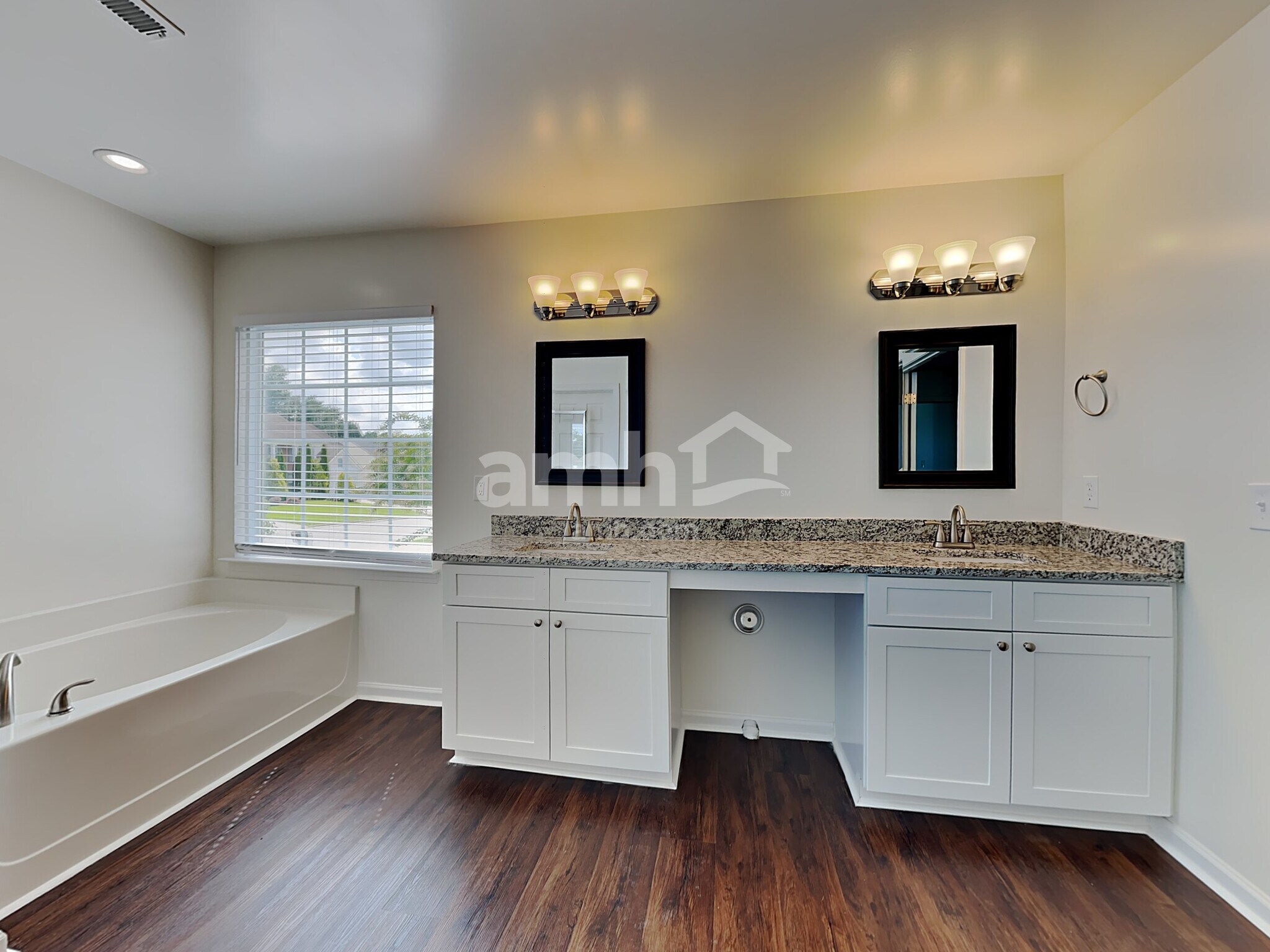 Building Photo - 1575 Pondhaven Dr