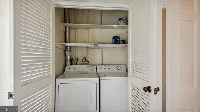 Building Photo - 3529 S Utah St