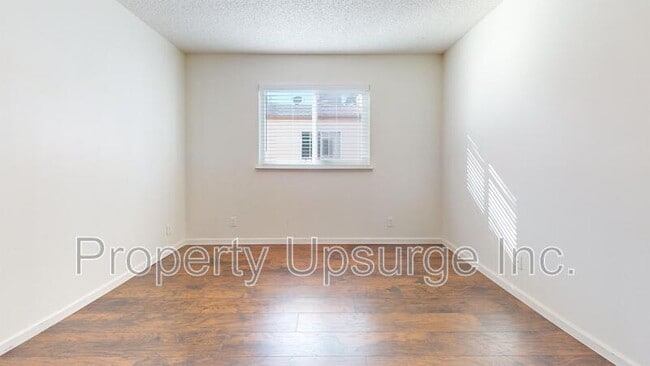 Building Photo - 1340 Hobart Dr