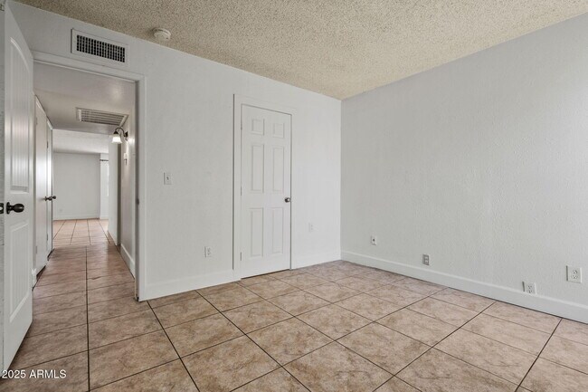 Building Photo - 2698 N 43rd Ave