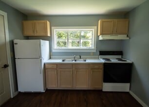 Building Photo - 12-16 Sage St.