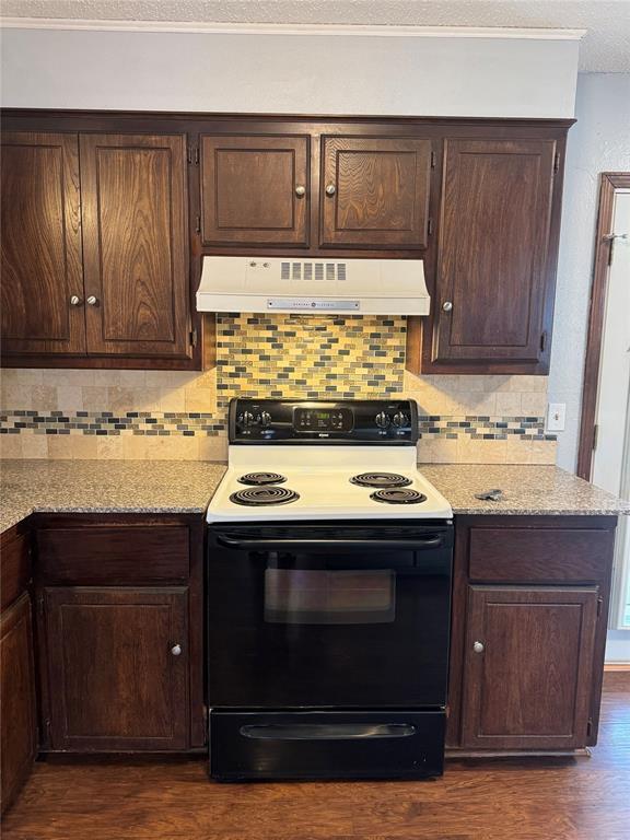 Building Photo - 13908 Jeffrey Dr