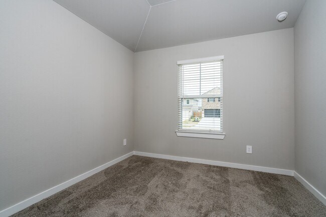 Building Photo - 17877 Stone Ter Ct